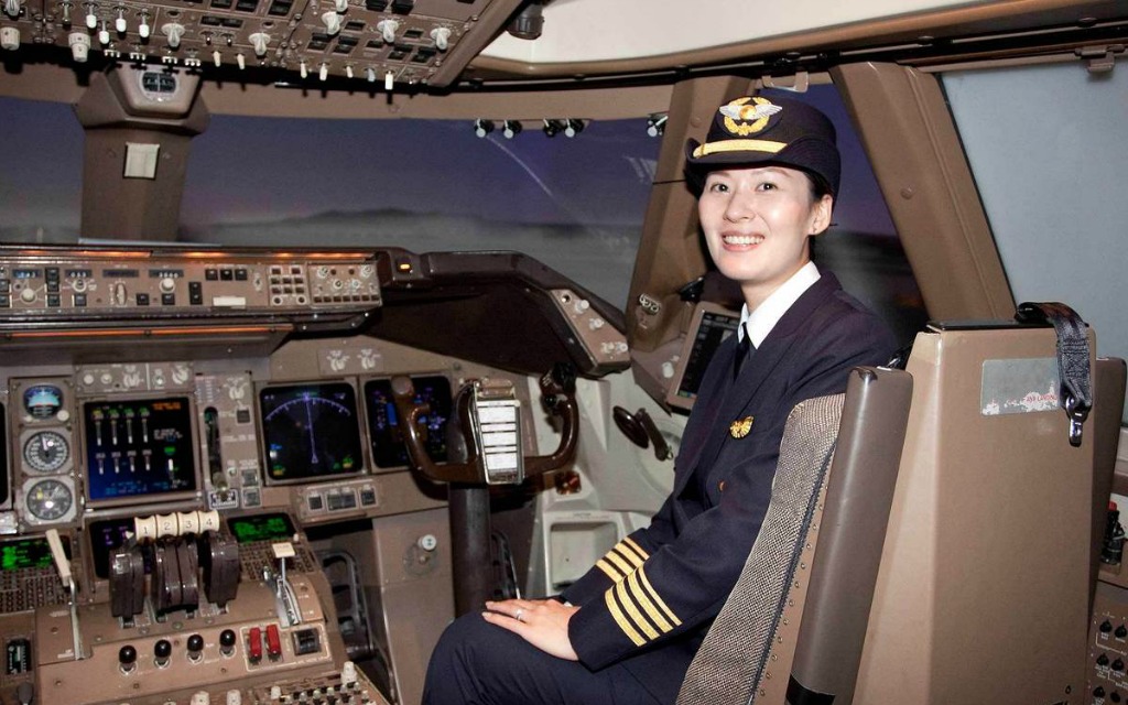 Asia&#039;s airlines &#039;forced&#039; to seek more women pilots - Pilot Career News