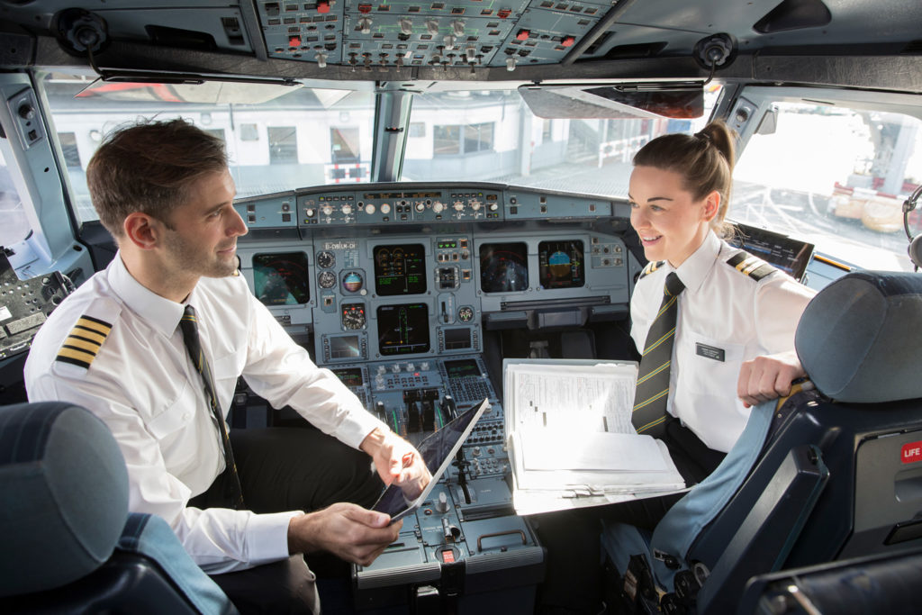 Aer Lingus Recruiting More Than 100 Direct Entry Pilots Pilot Career News Pilot Career News