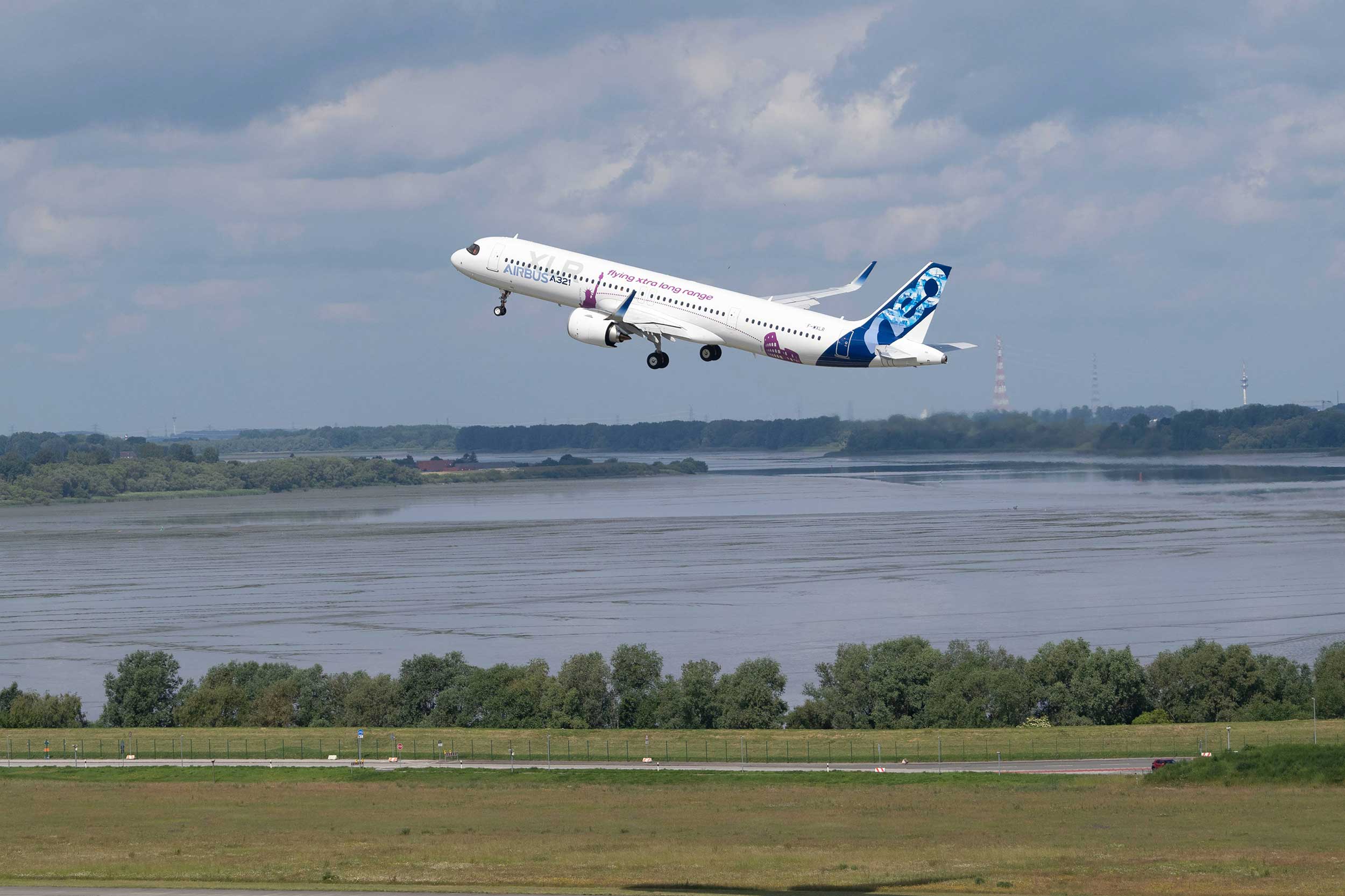 Airbus A321XLR take-off